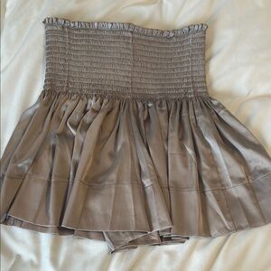 Natural Life Daisy silver smocked pleated shorts XS